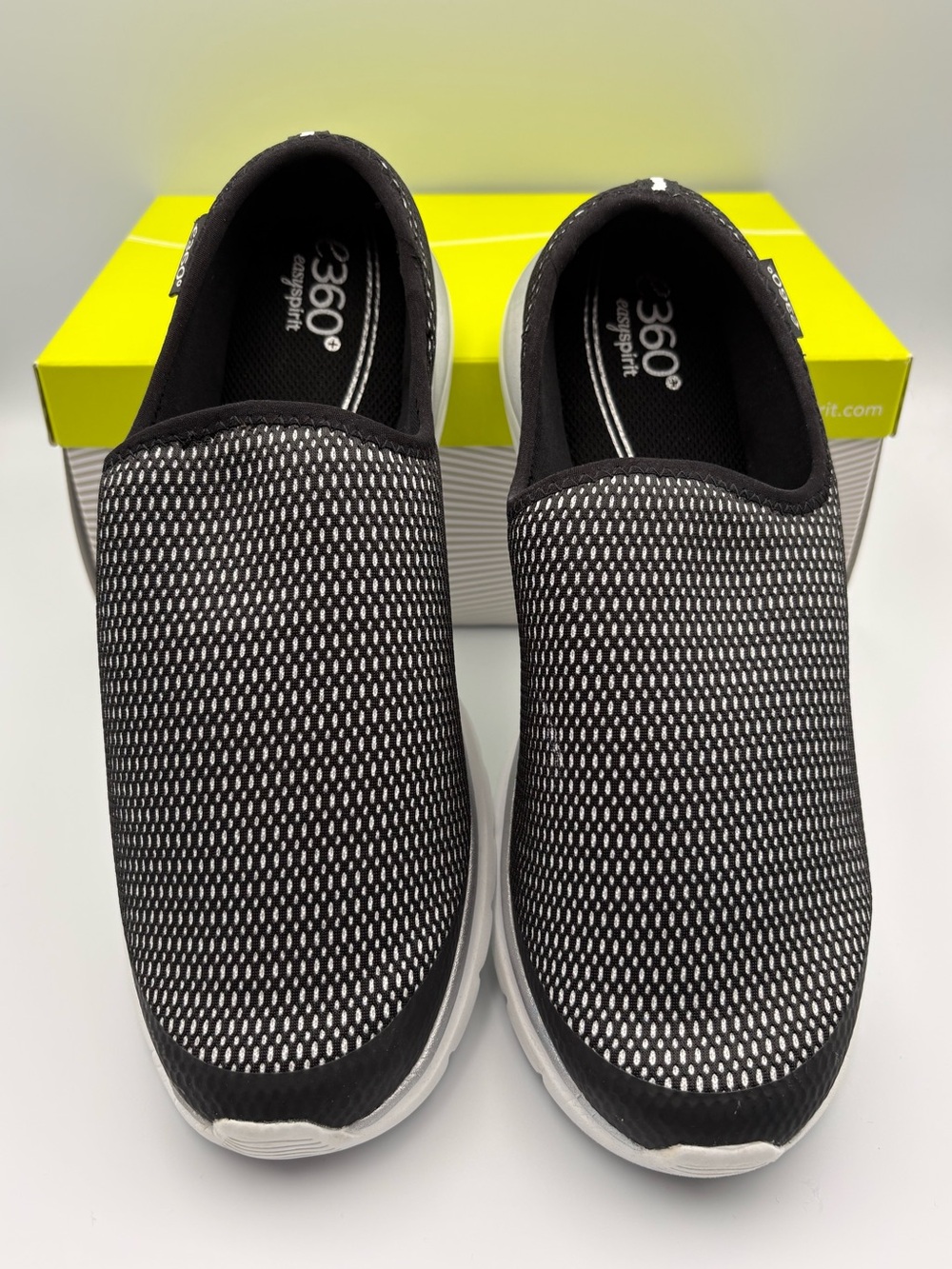 Women’s Size 11 Wide - Easy Spirit 360 “Make Moves” Shoes